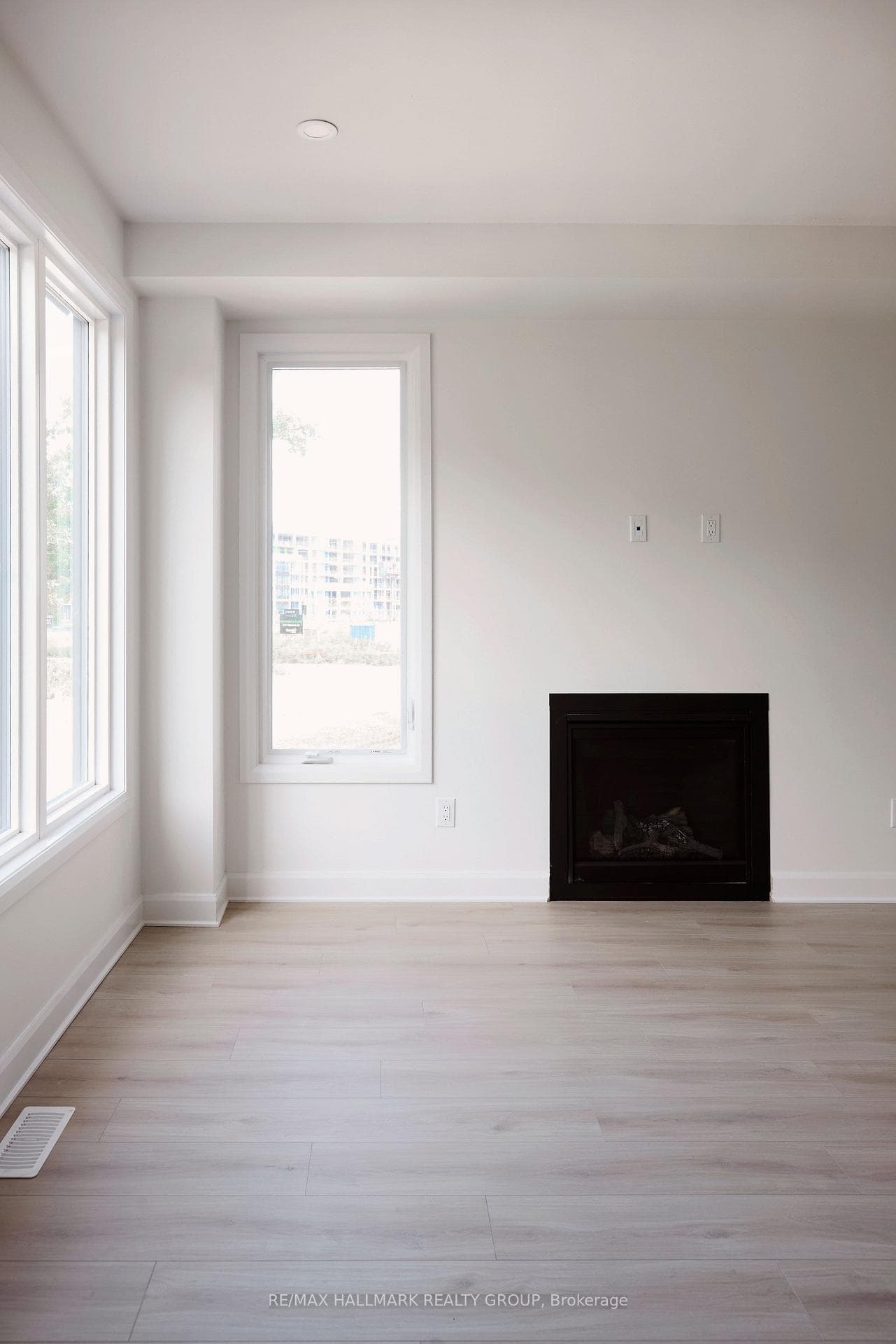 Images are to showcase builder finishes only.