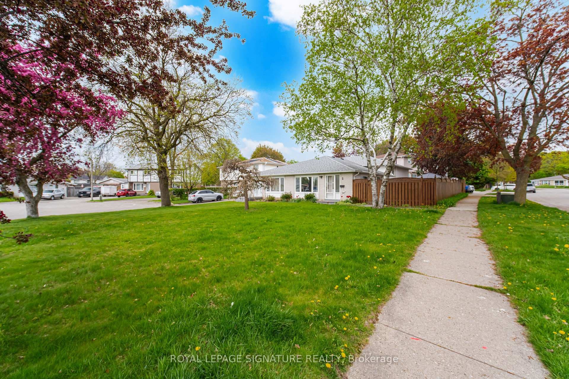 2 Lambton Court photo 4