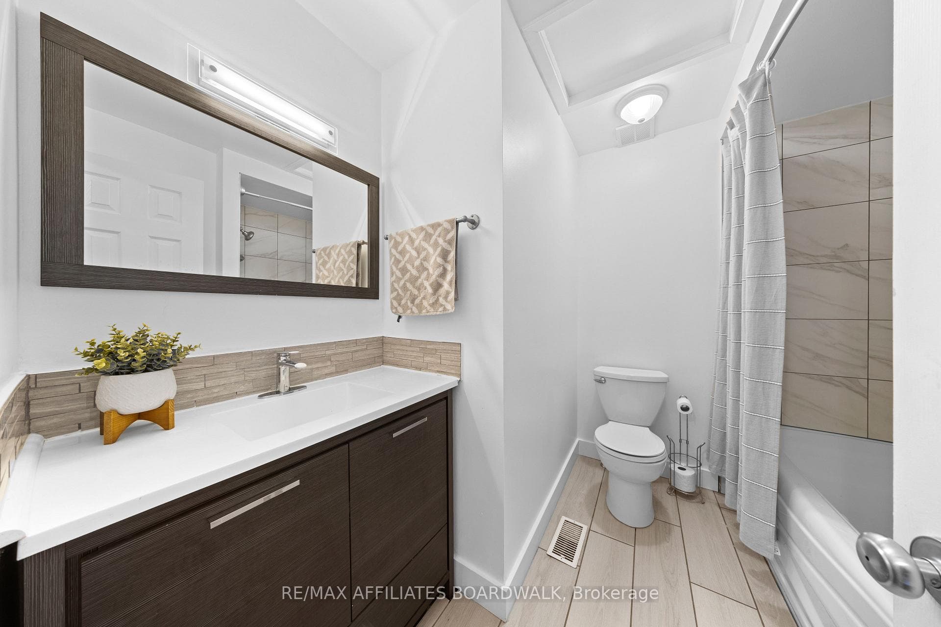 44 Sherway Drive photo 15