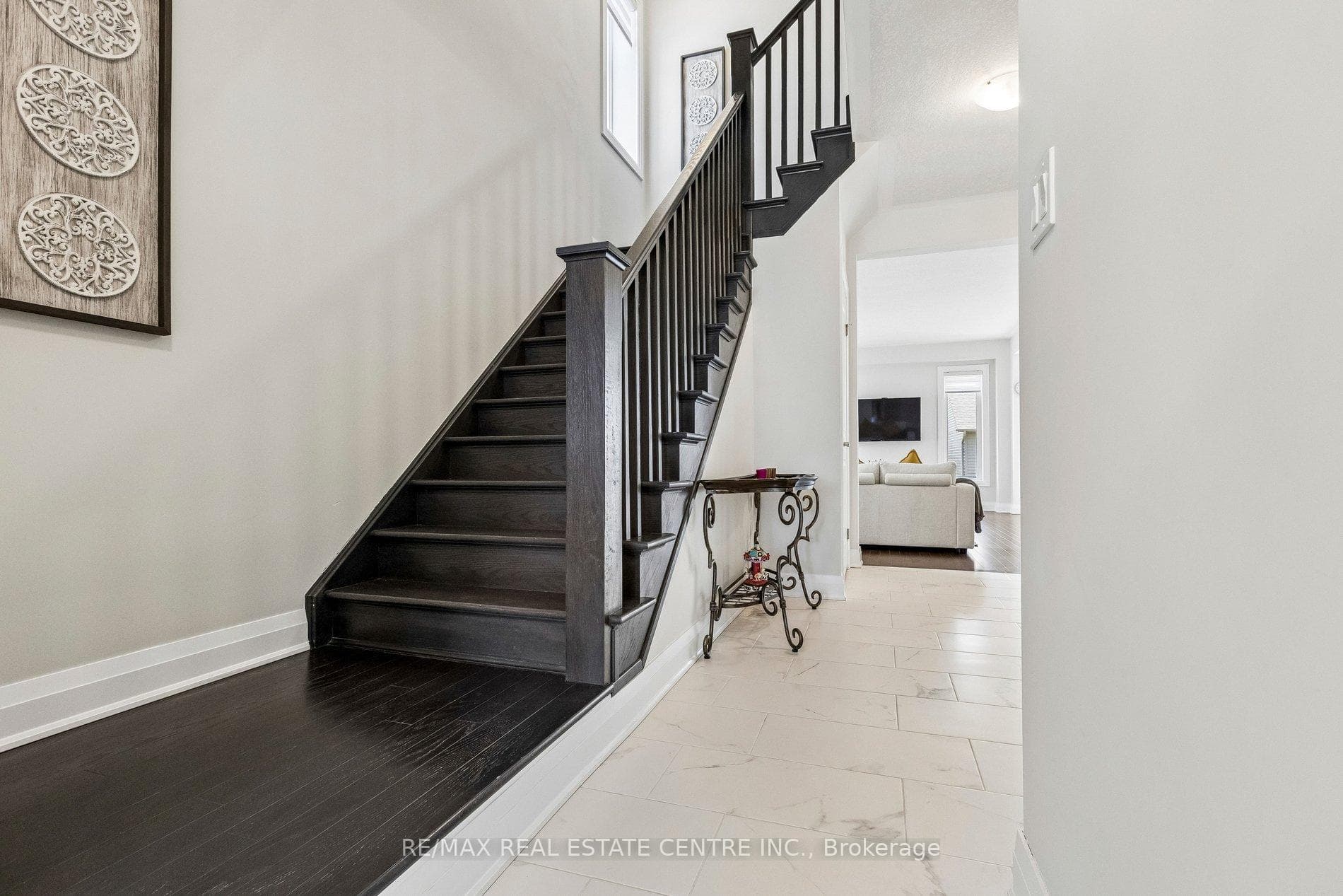 294 Chokecherry Crescent photo 4