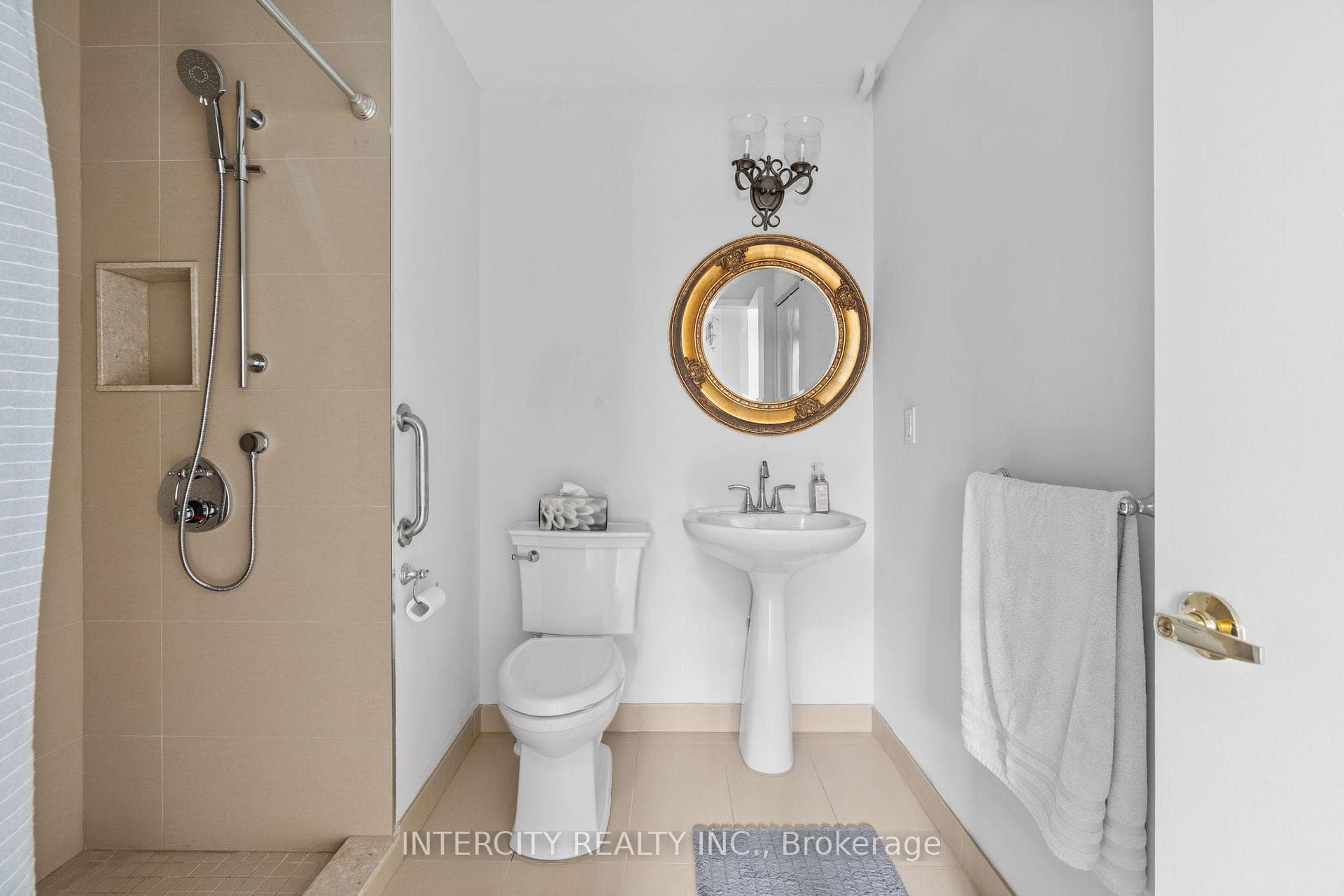 42 Fennimore Crescent photo 20