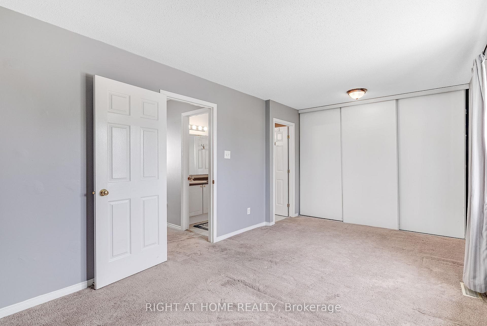 11 KINCARDINE Drive photo 19