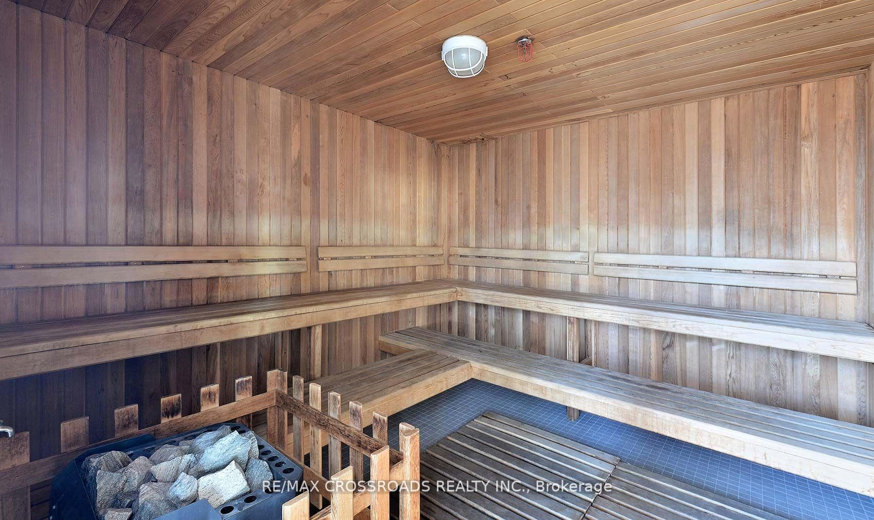 410 Queens Quay Unit 208 photo 23