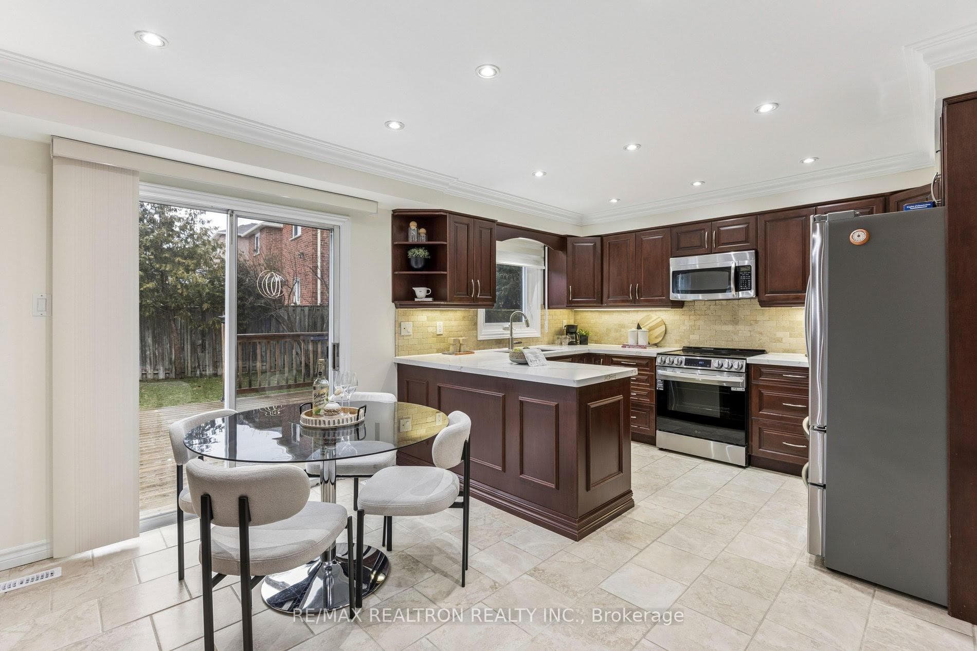 148 Edmund Seager Drive photo 20