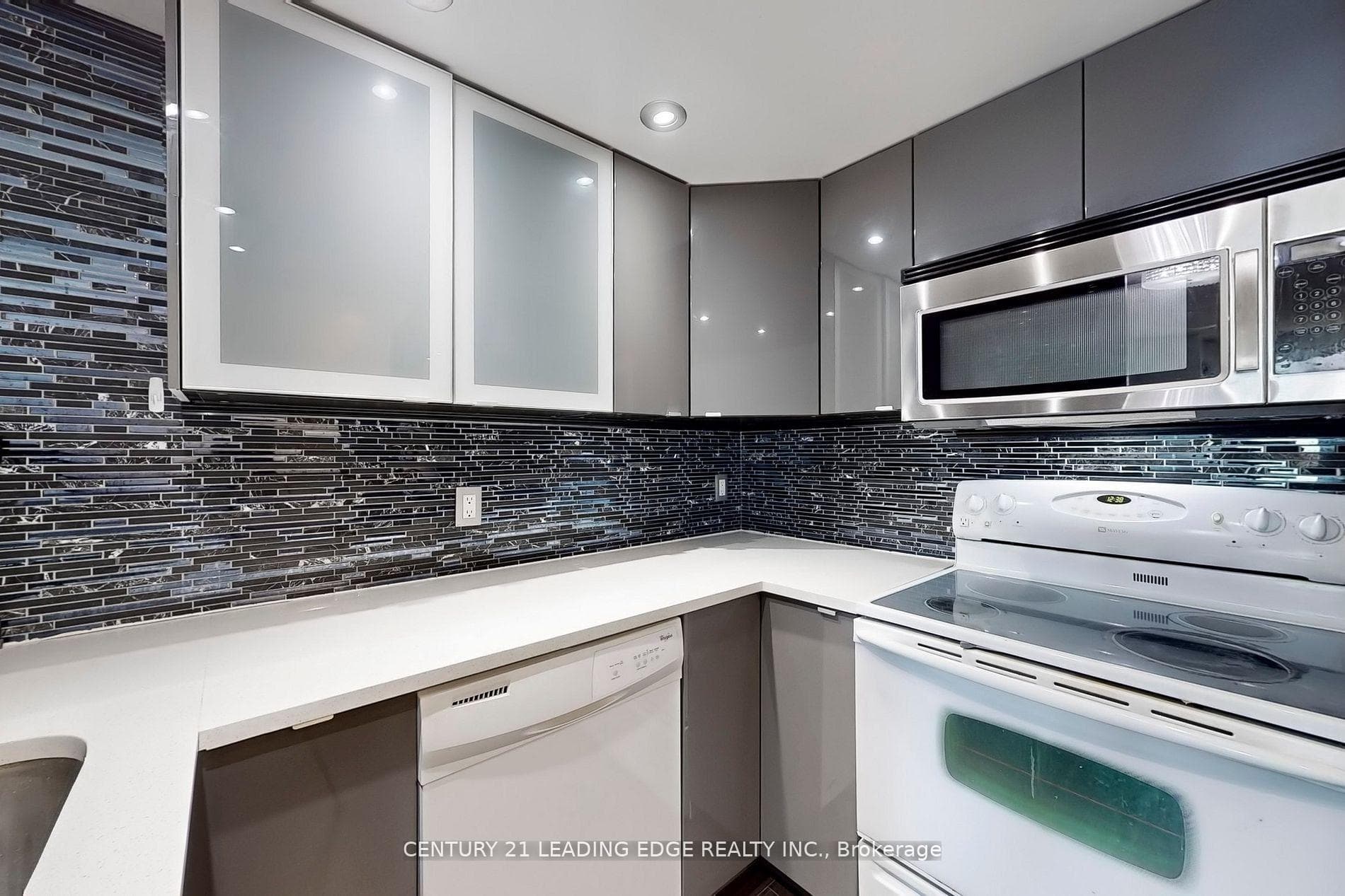 8 Lee Centre Drive Unit 1013 photo 10