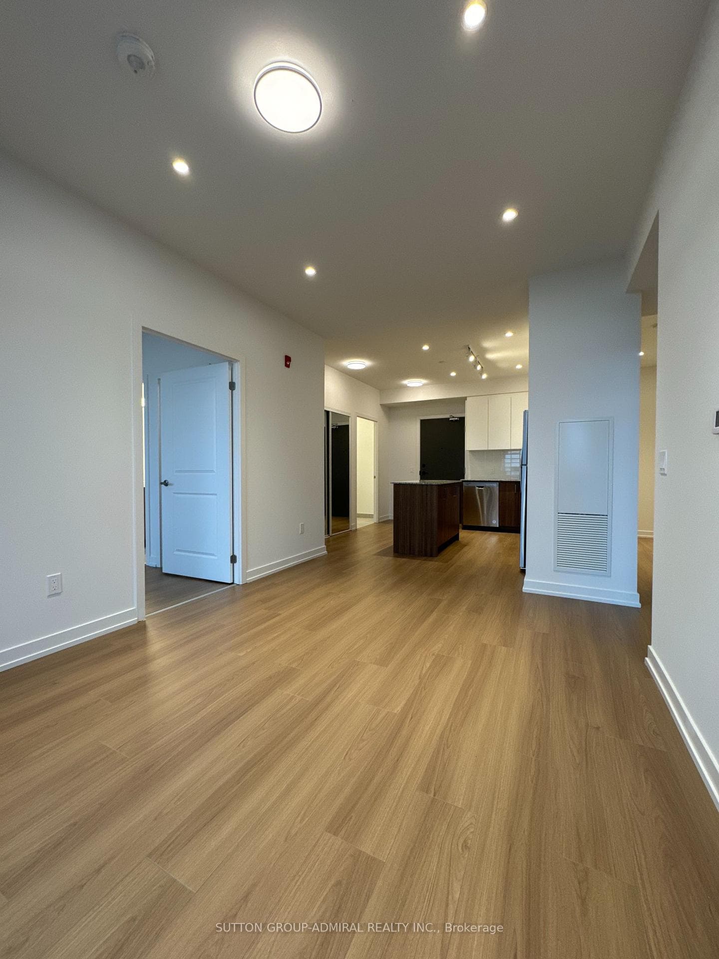 1010 Dundas Street Unit 514 photo 43