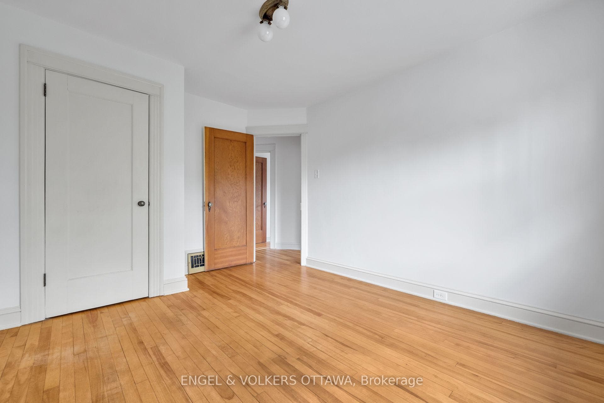 54 Glendale Avenue photo 34
