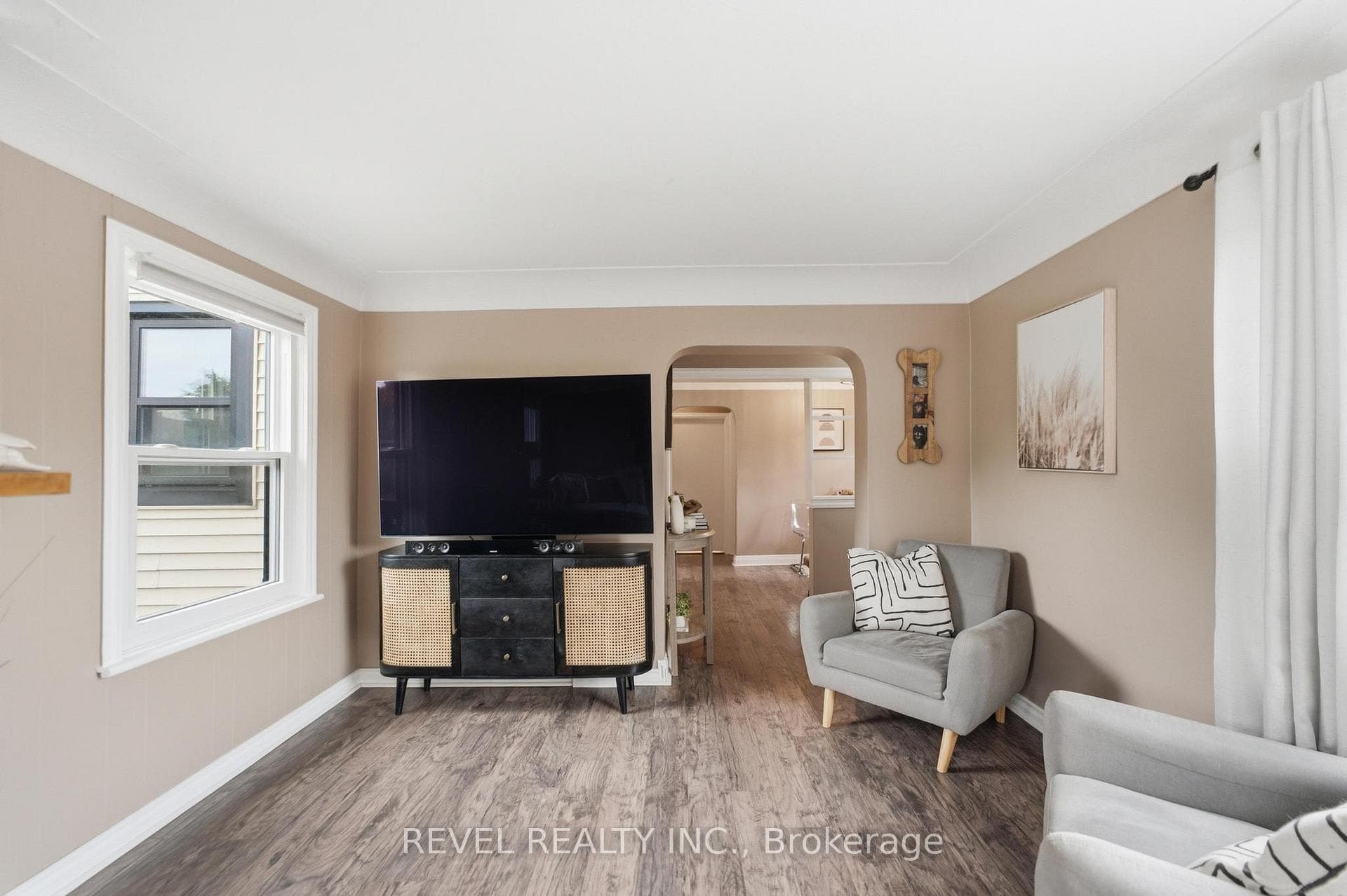 481 Upper Gage Avenue photo 6