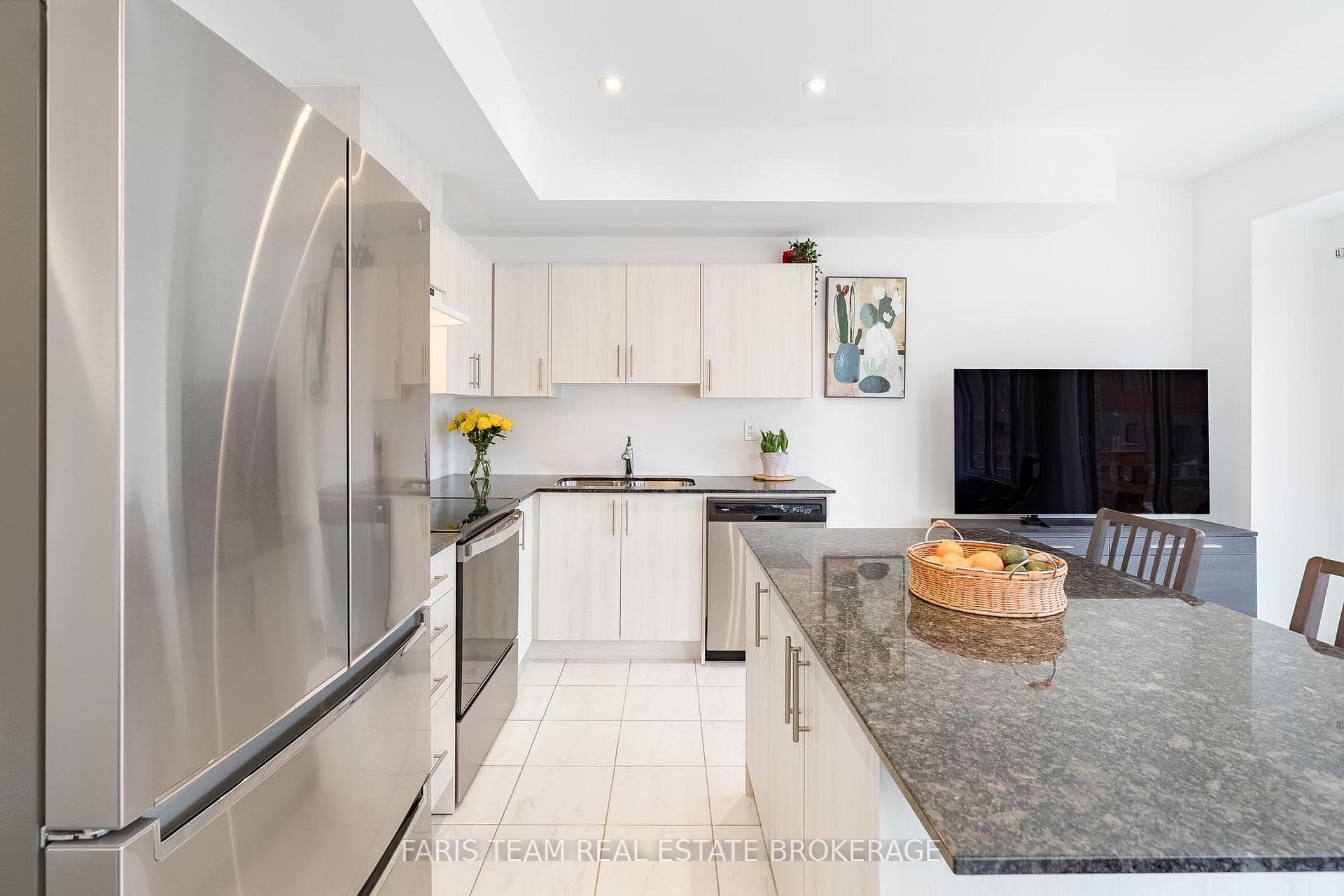 52 Fairlane Avenue photo 6