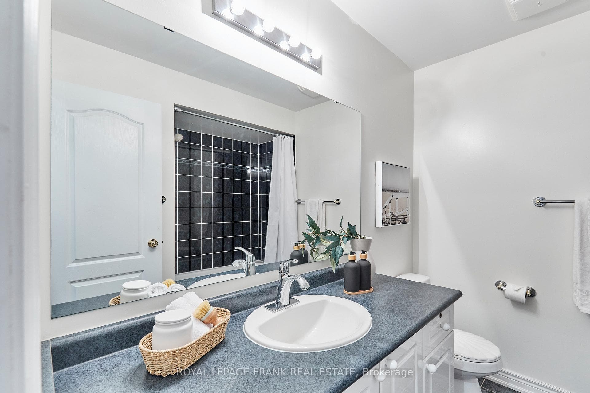 50 Westacott Crescent photo 34
