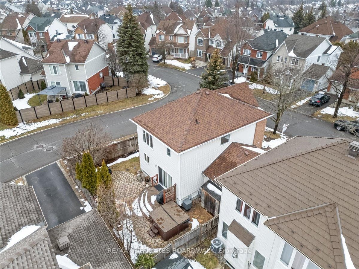 8 Stonepointe Avenue photo 44