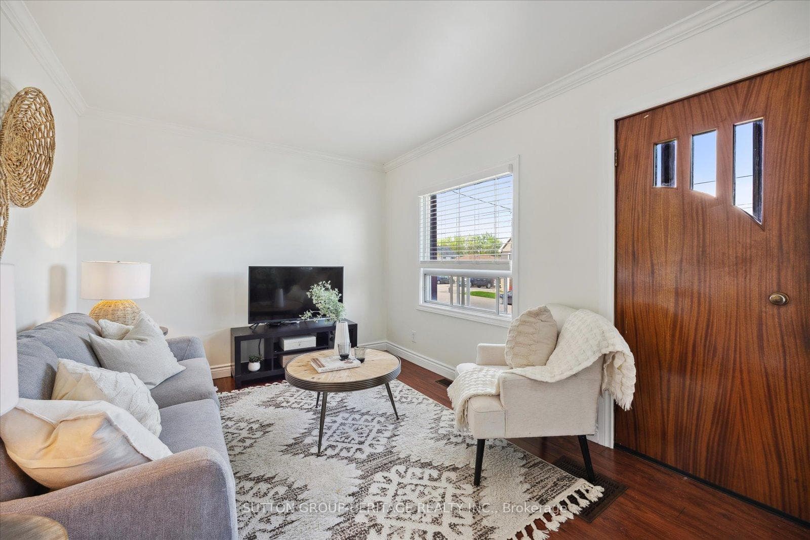 98 Rosehill Boulevard photo 2