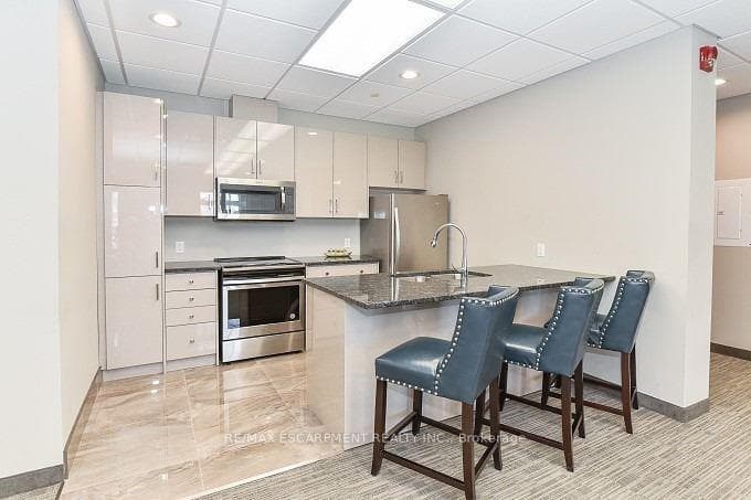 2486 Old Bronte Road Unit 401 photo 15