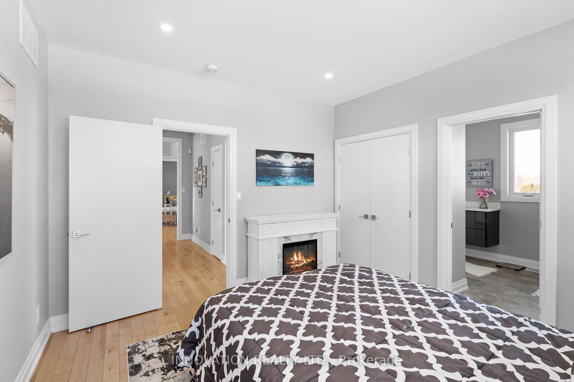 651 Ballycastle Crescent photo 18