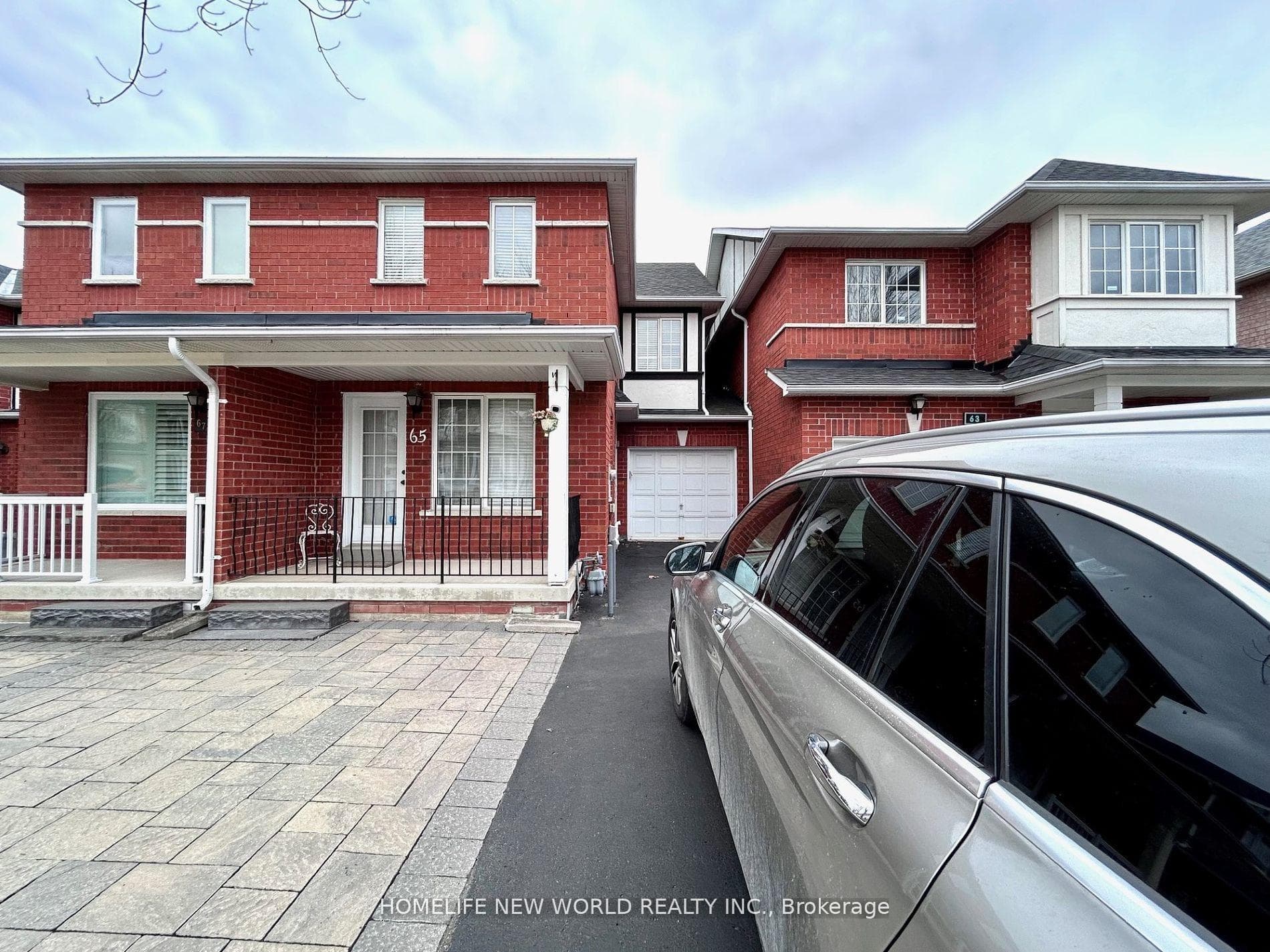 65 Warren Bradley Street photo 1