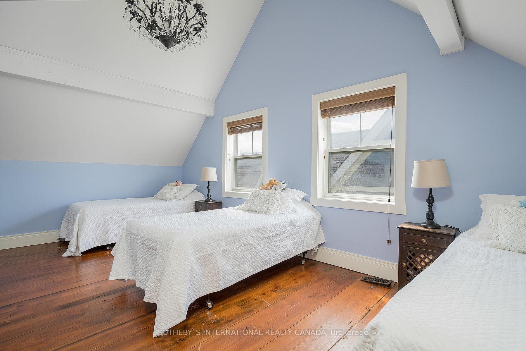 129 Snowbridge Way photo 30