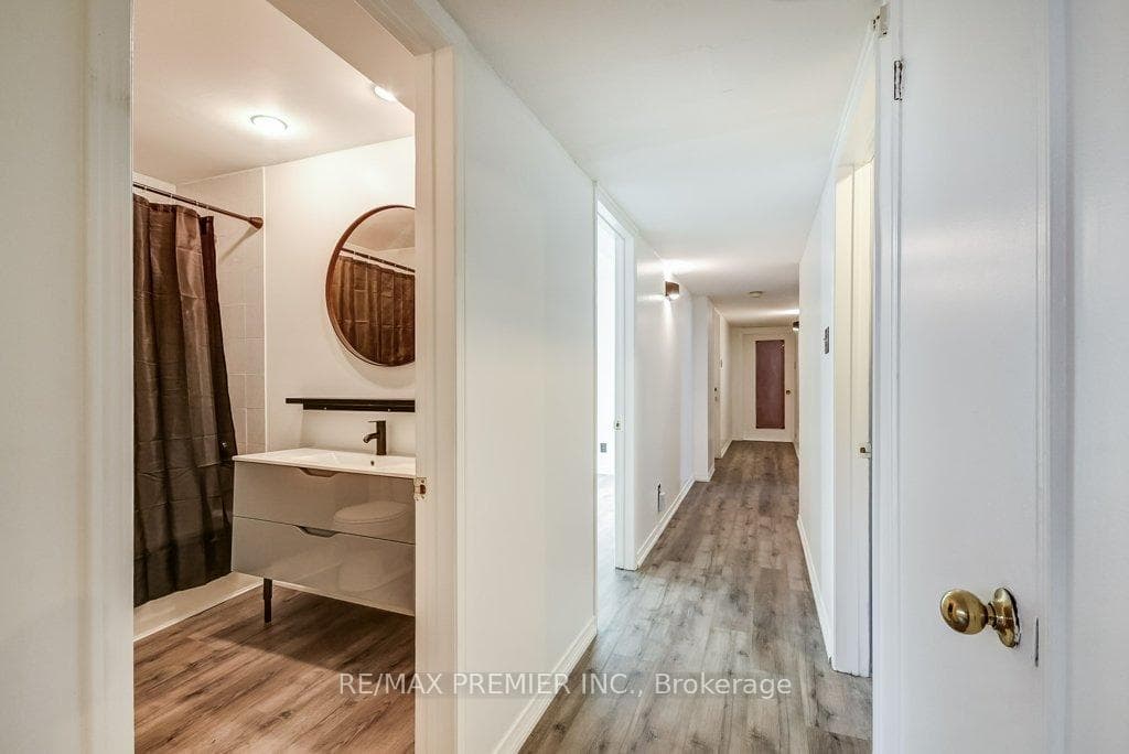 985 Caledonia Road Unit Bsmt photo 14