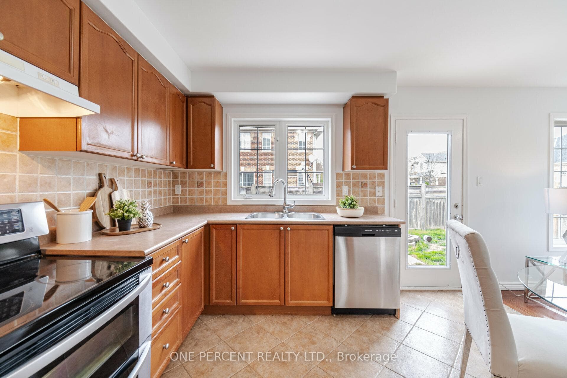 949 Vickerman Way photo 17