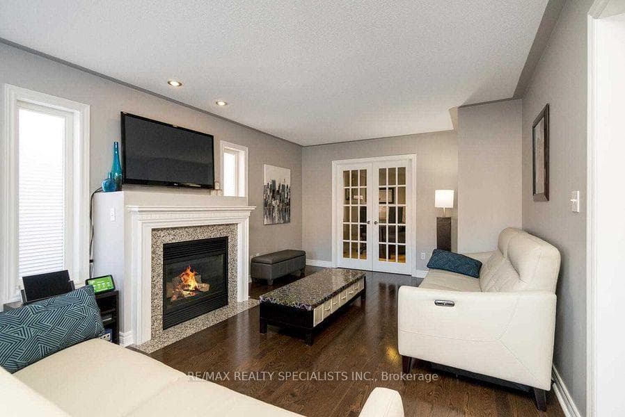 10 Forsyth Crescent photo 12