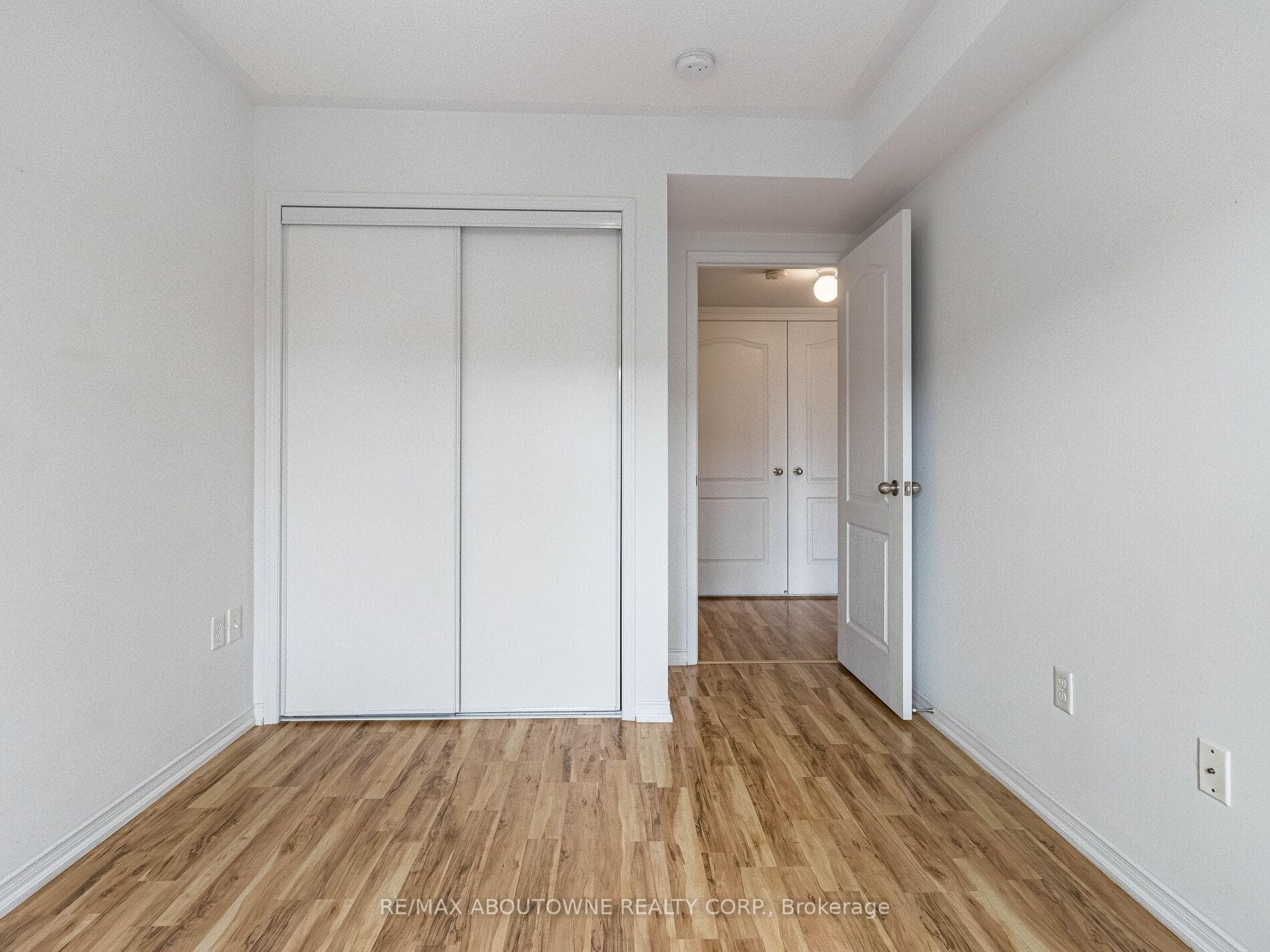 2504 Post Road Unit 20 photo 35