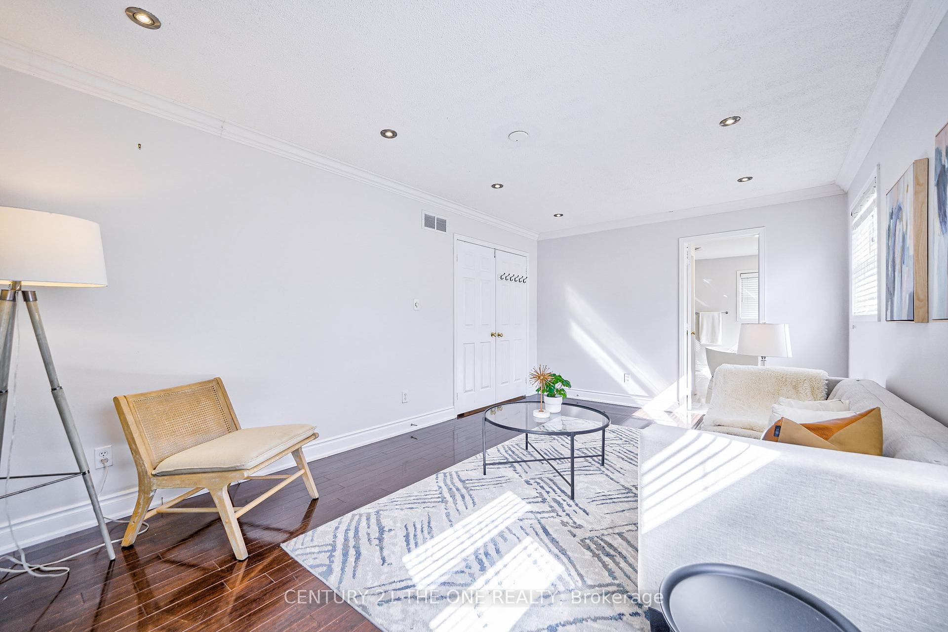 574 Carlton Road photo 15