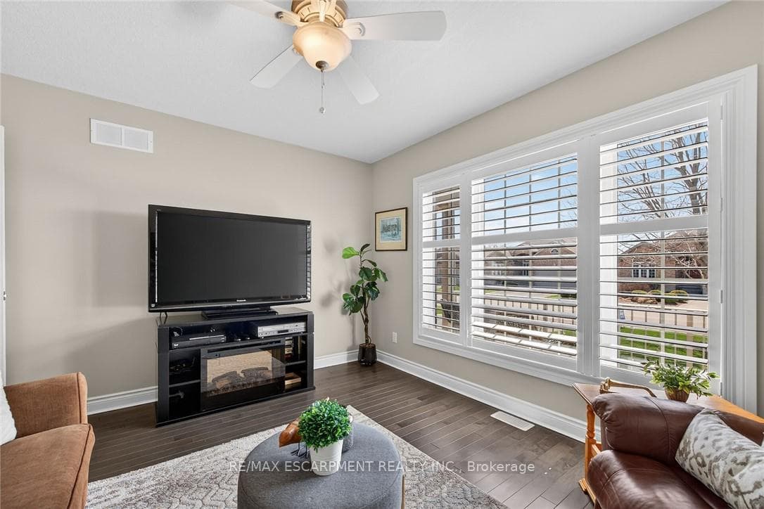 117 Willowdale Crescent photo 22