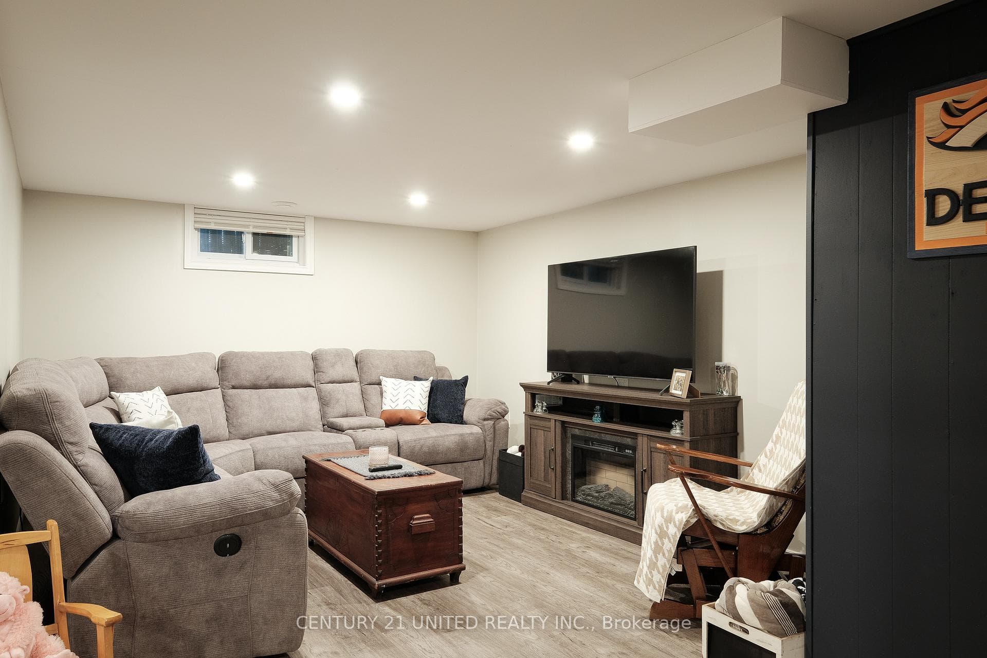 644 Crawford Drive photo 23