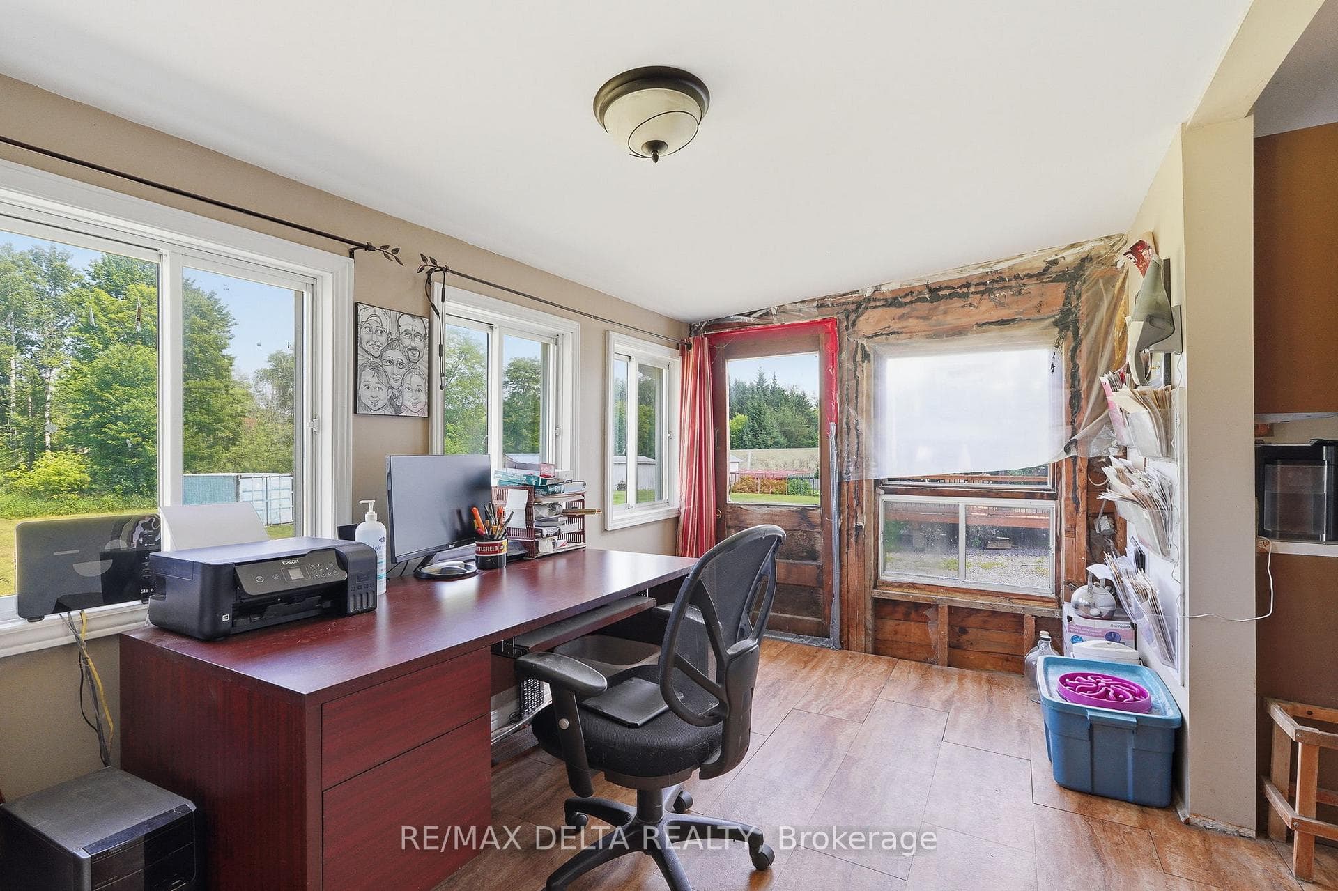Bright south-east facing den/office area.