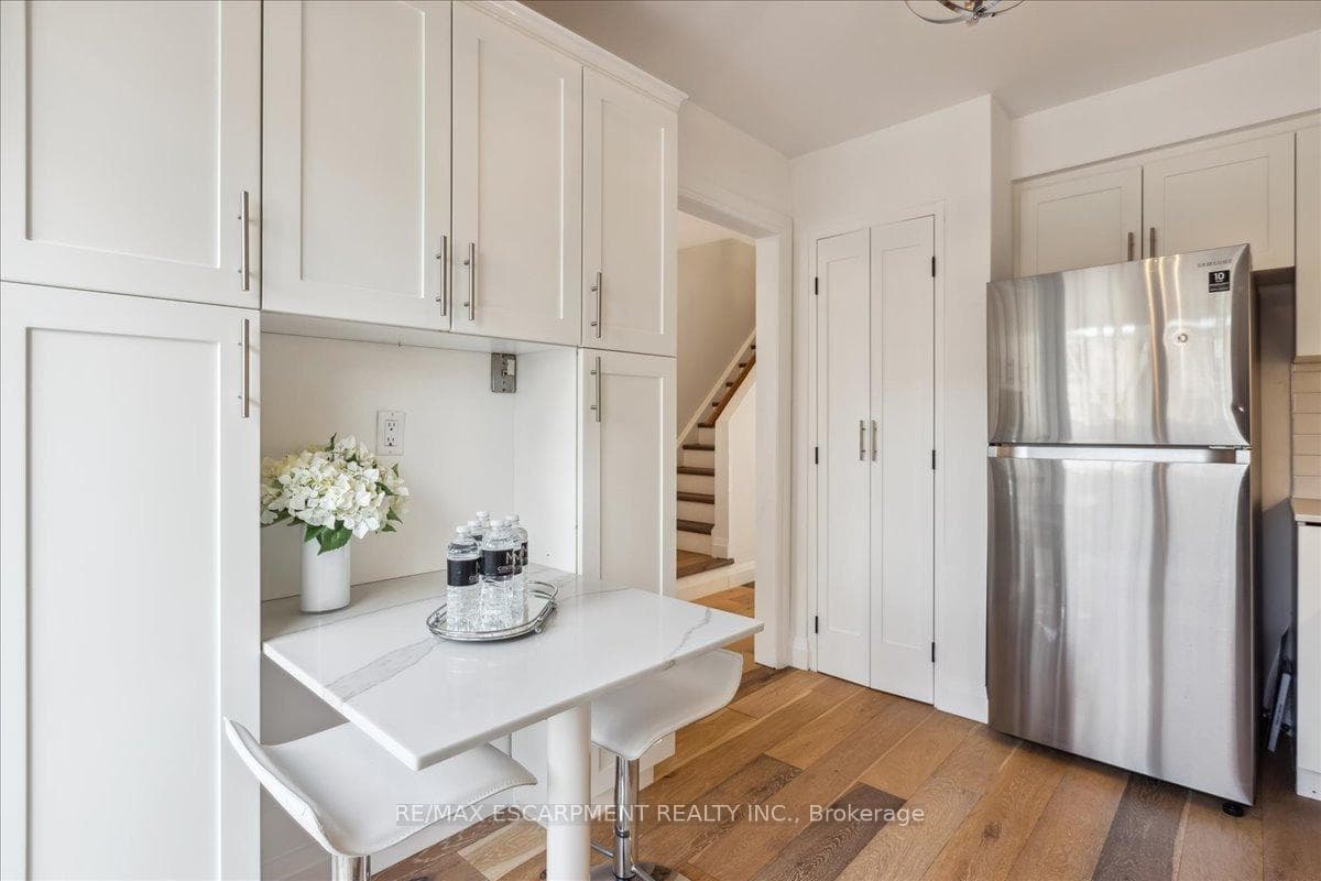 3122 Lakeshore Road Unit 2 photo 13