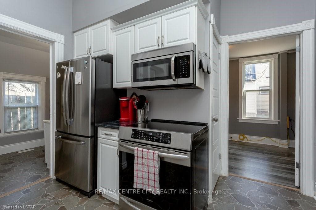 44 ERIE Street photo 15