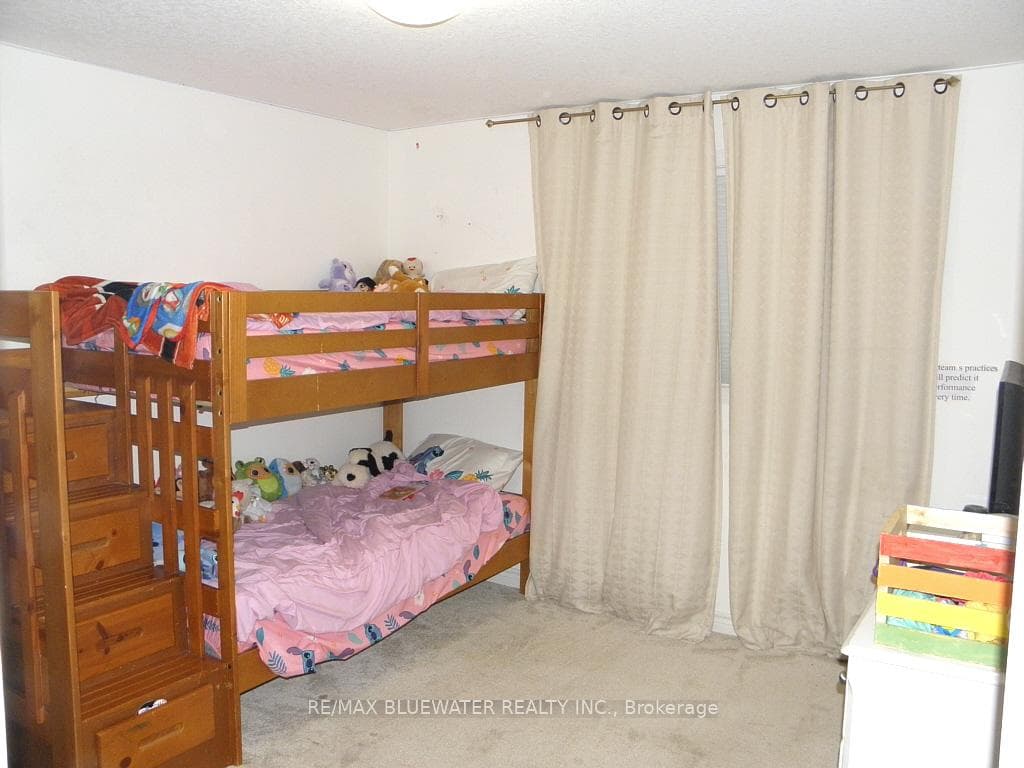 95 Deborah Drive photo 22