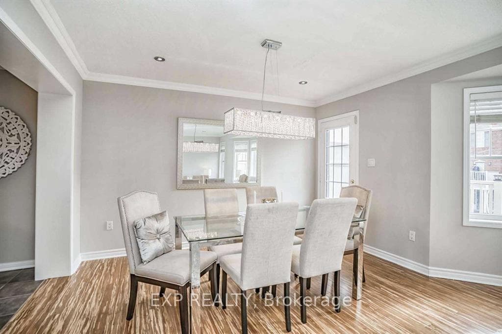 945 Sprague Place photo 10