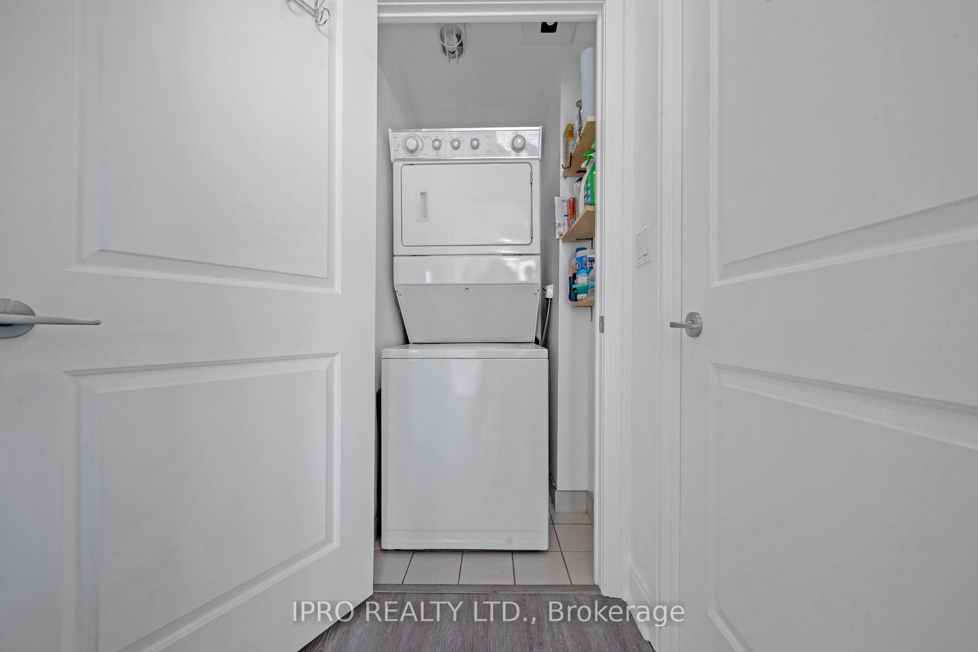 Ensuite Laundry Seprate room