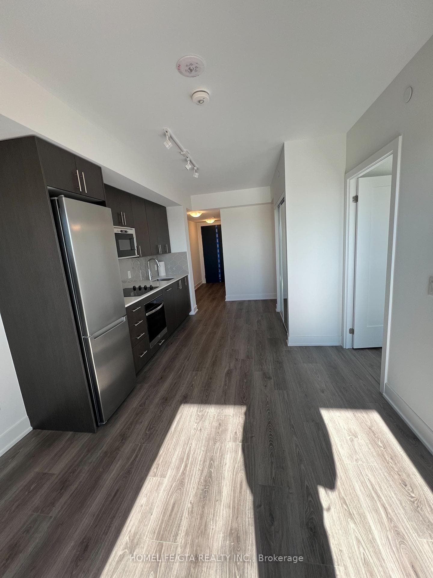 2545 Simcoe Street Unit 540 photo 5