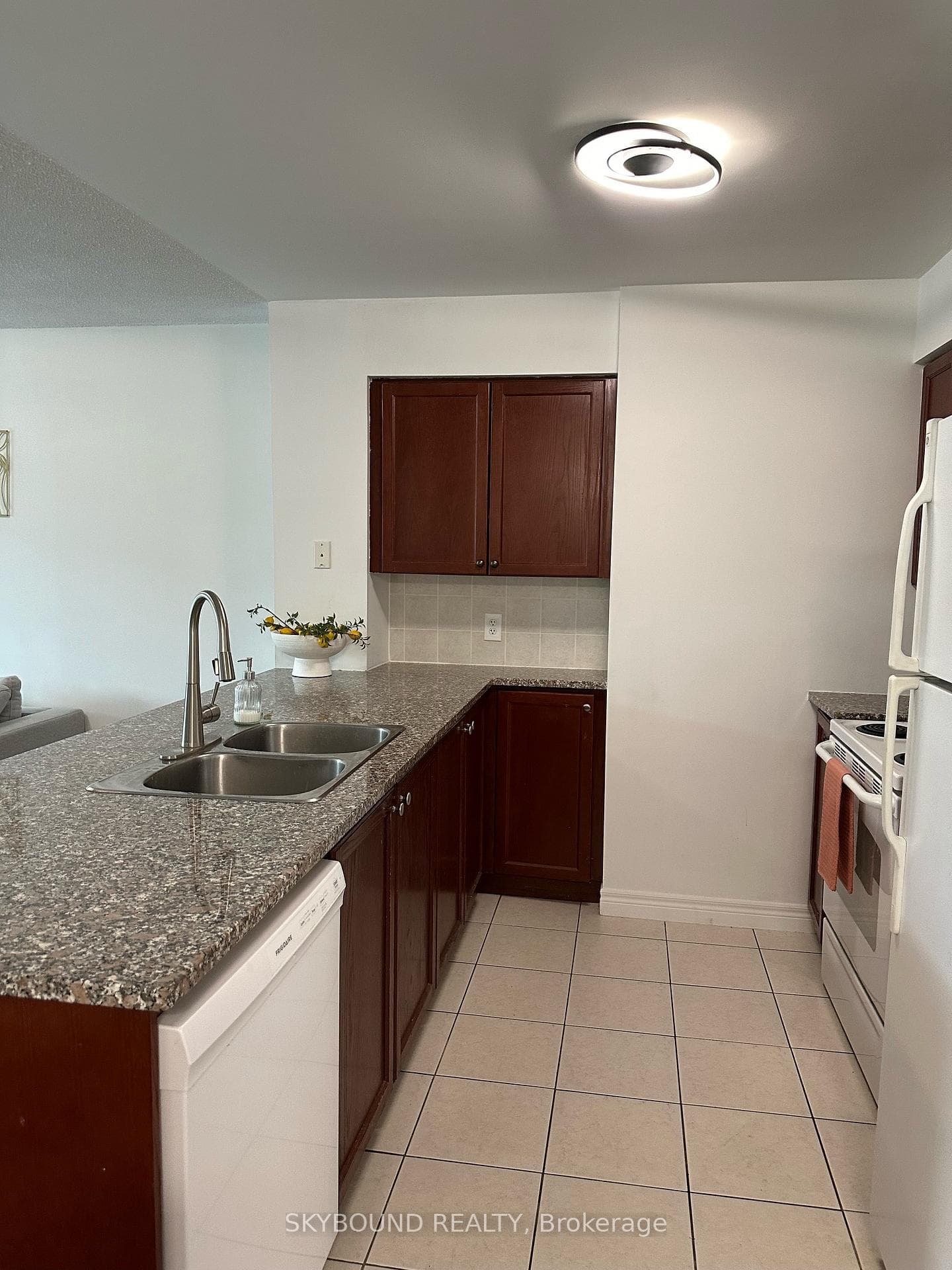 30 Grand Trunk Crescent Unit 2015 photo 12
