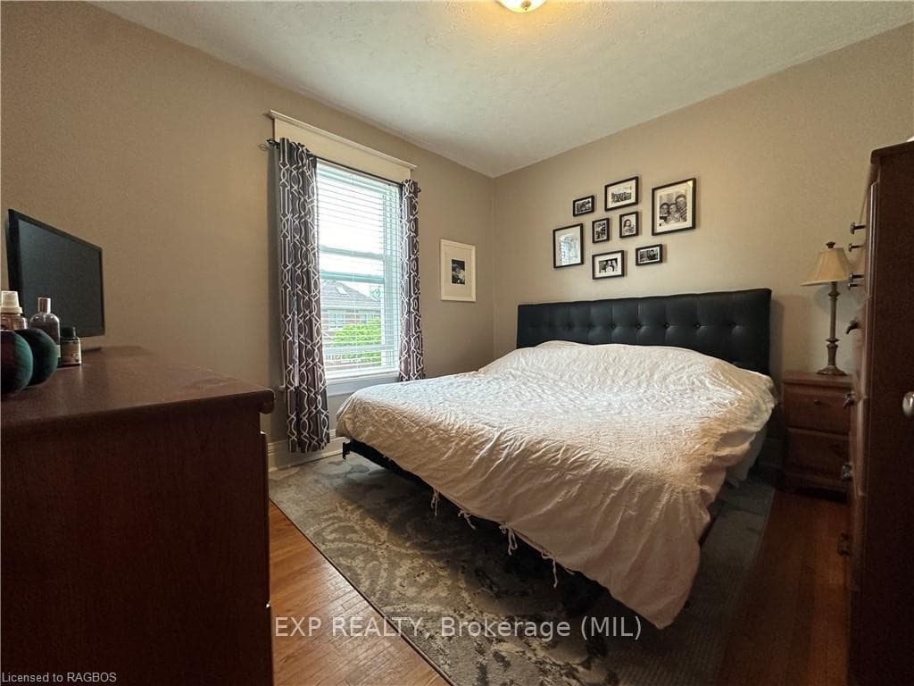 295 9TH Street photo 16