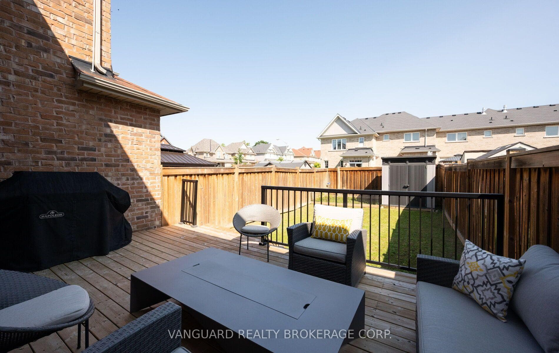 71 Hawke Crescent photo 40