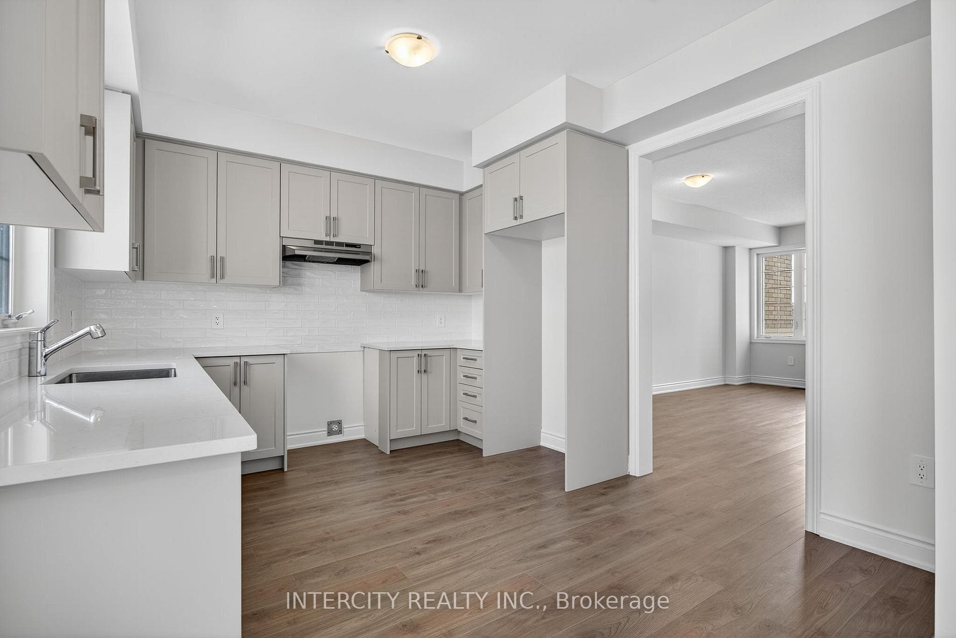 21 Avalon Drive photo 13