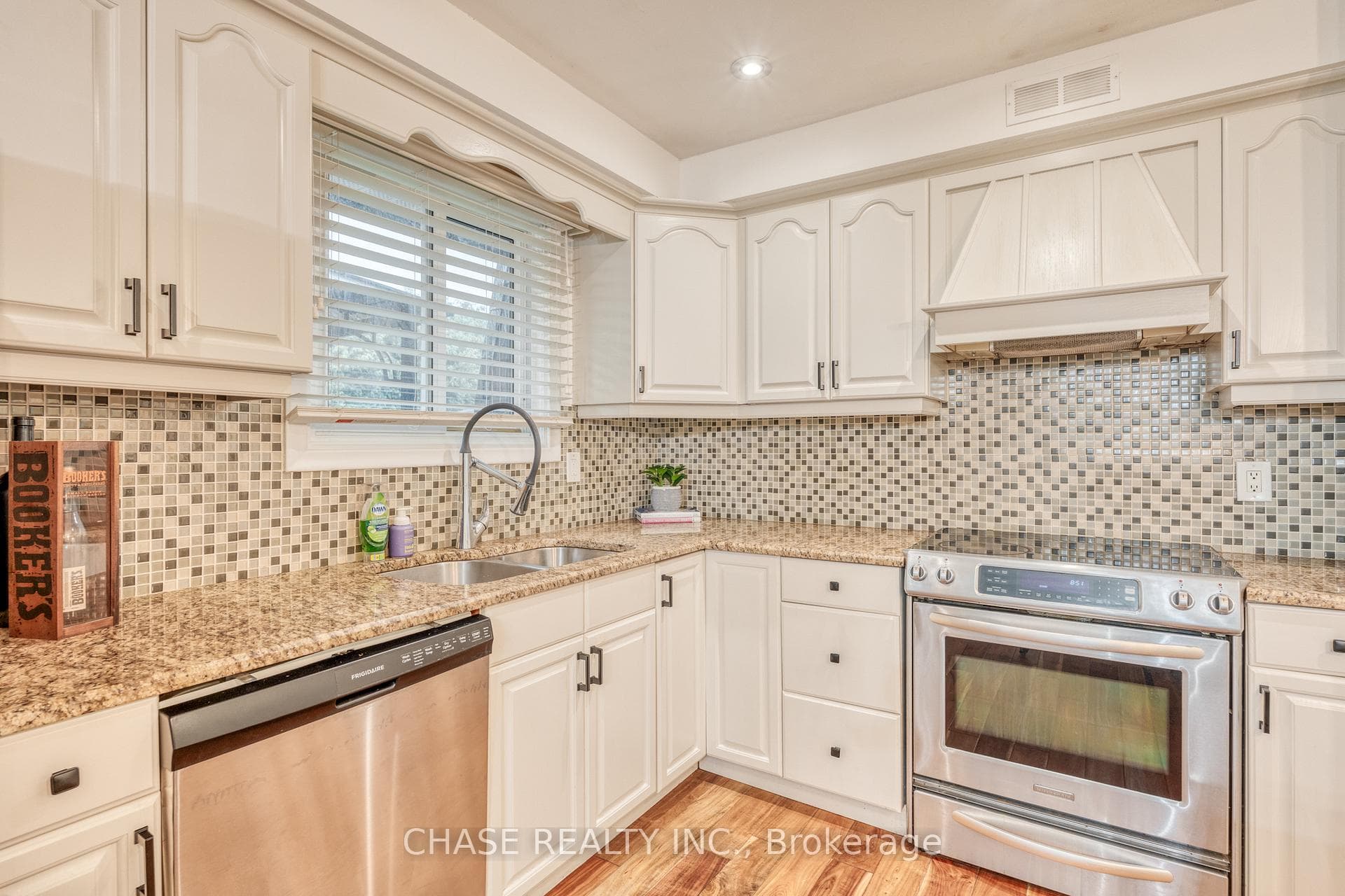 25 Glenvale Drive photo 18