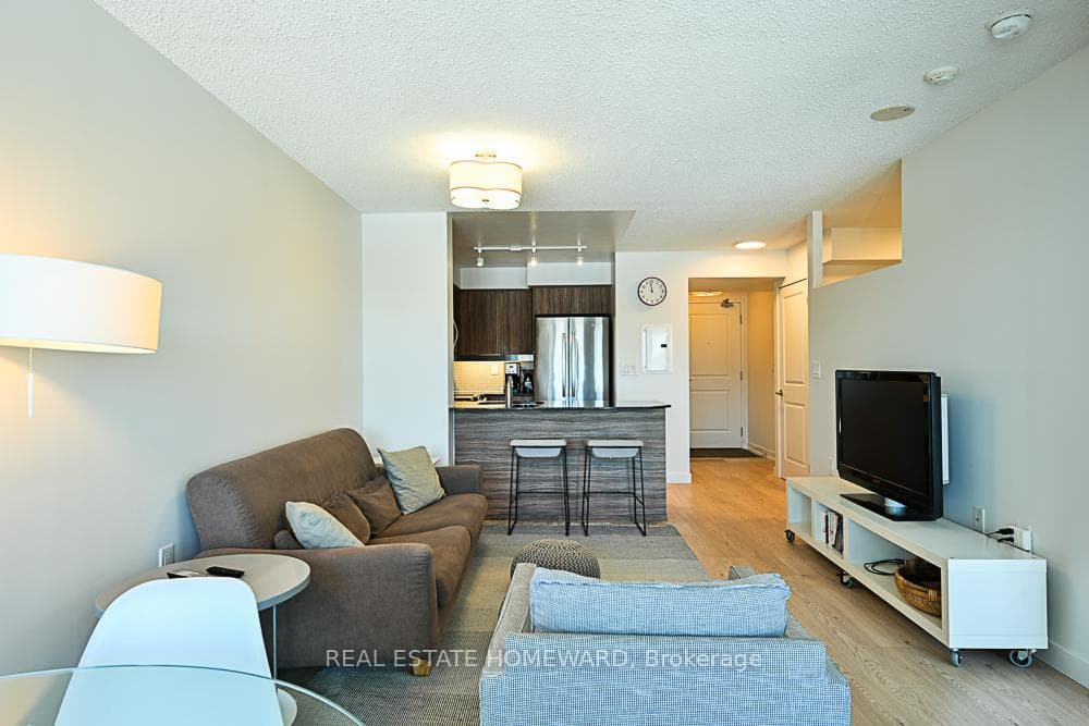 Fully Furnished Living/Dining