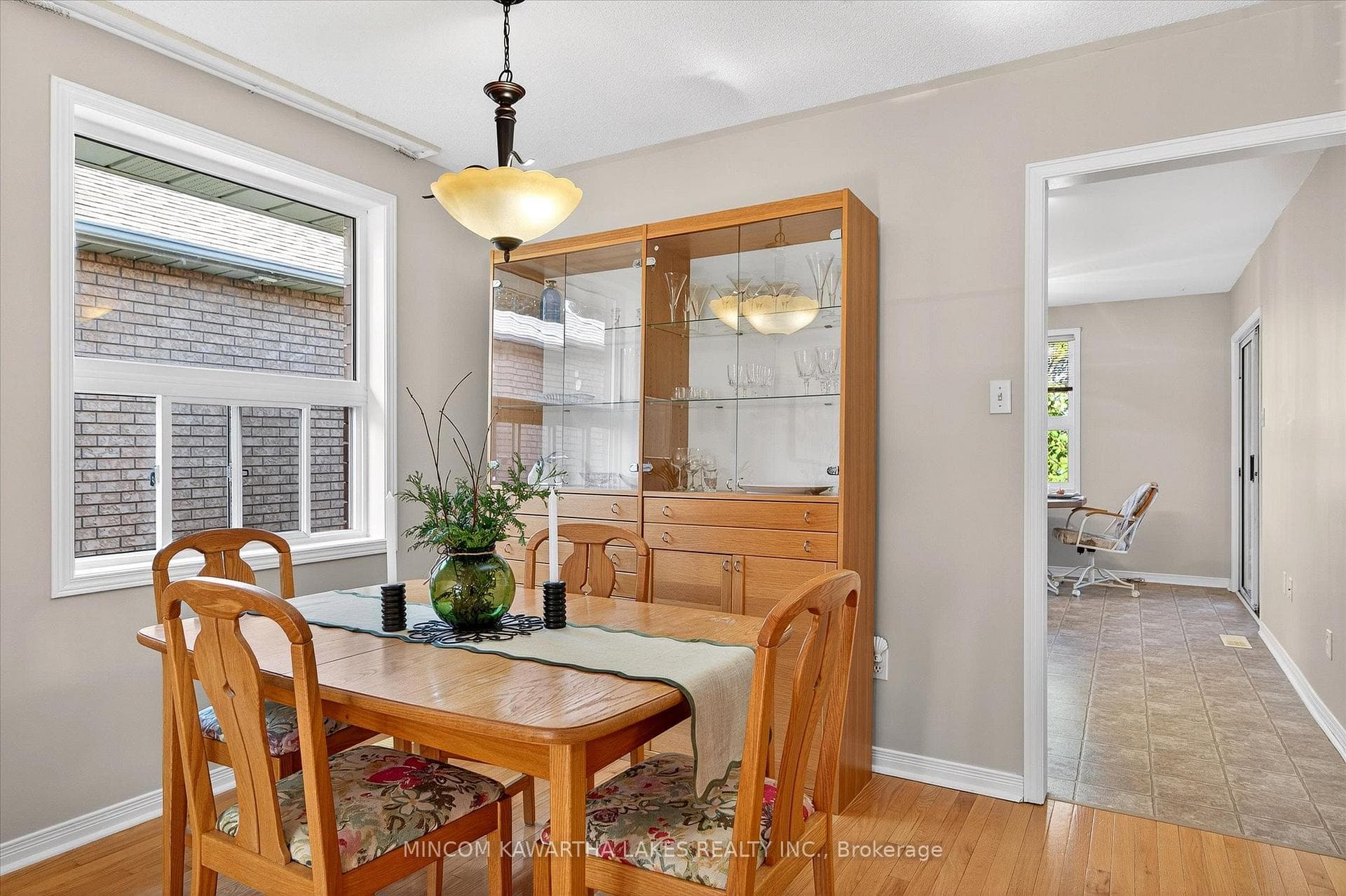 1191 Baker Street photo 8