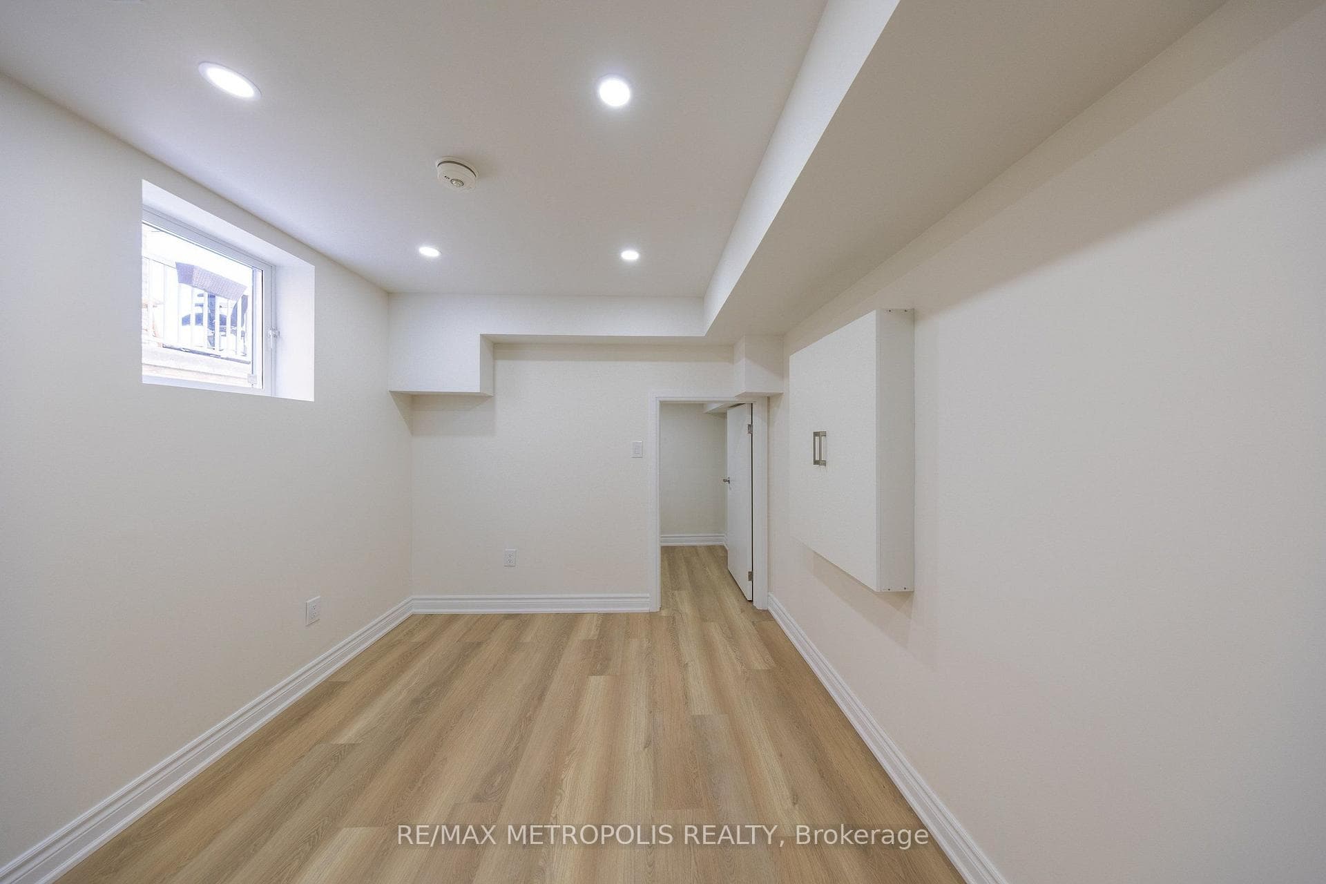 23 Gordon Cowling Street Unit BSMT photo 12