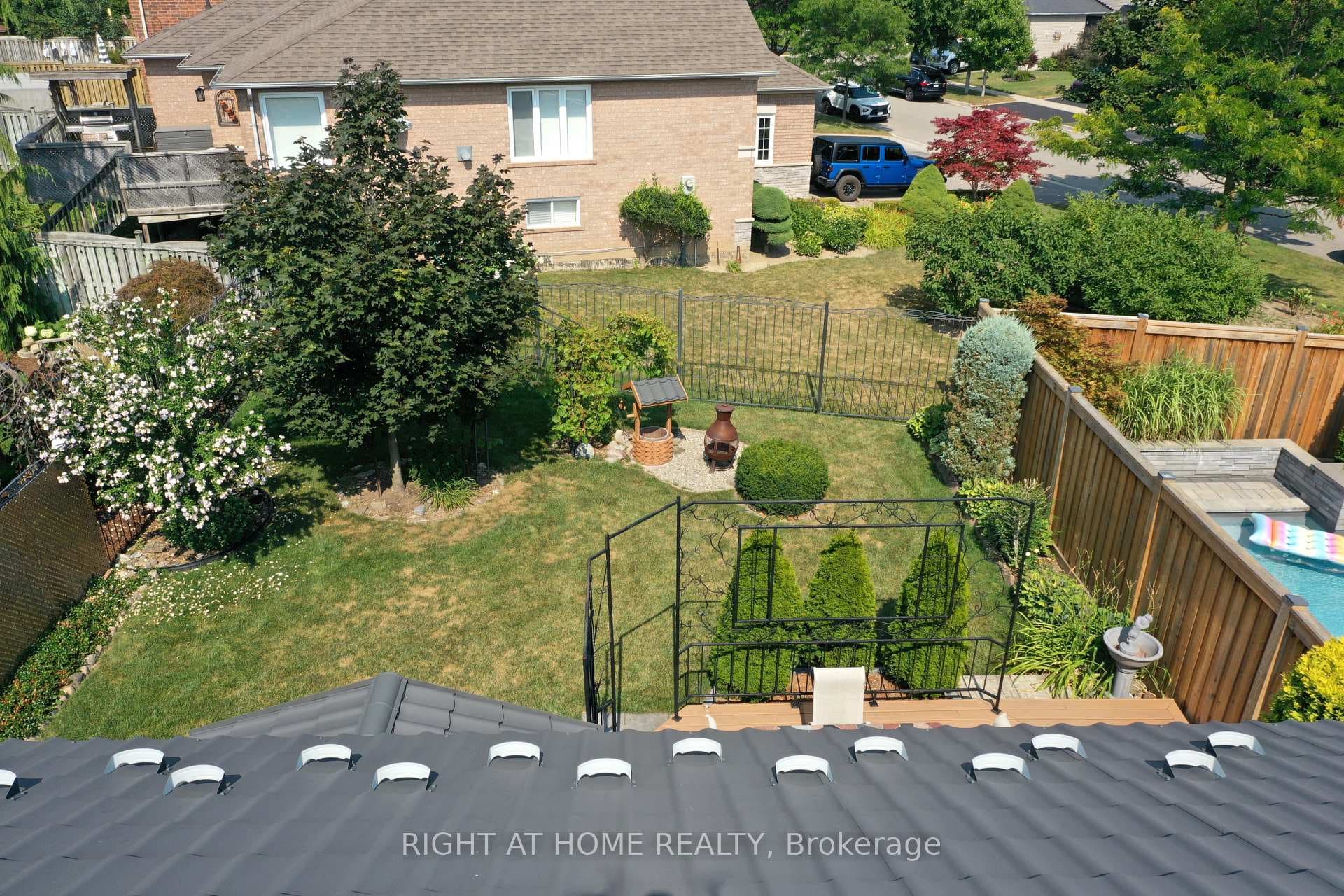24 Huffmann Drive photo 41