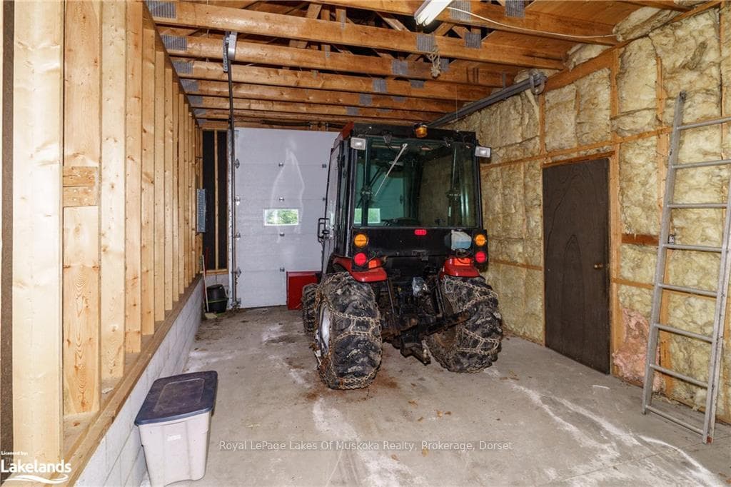 1094 CRUMBY LAKE Drive photo 44