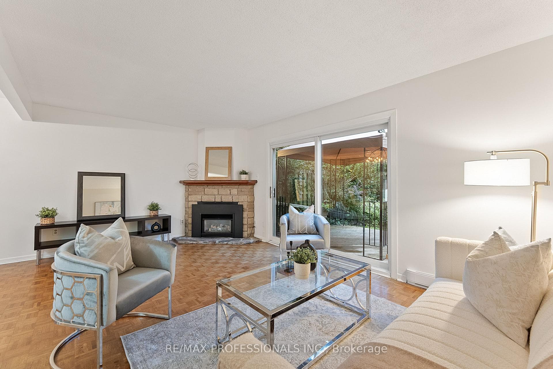 580 Renforth Drive Unit 51 photo 6