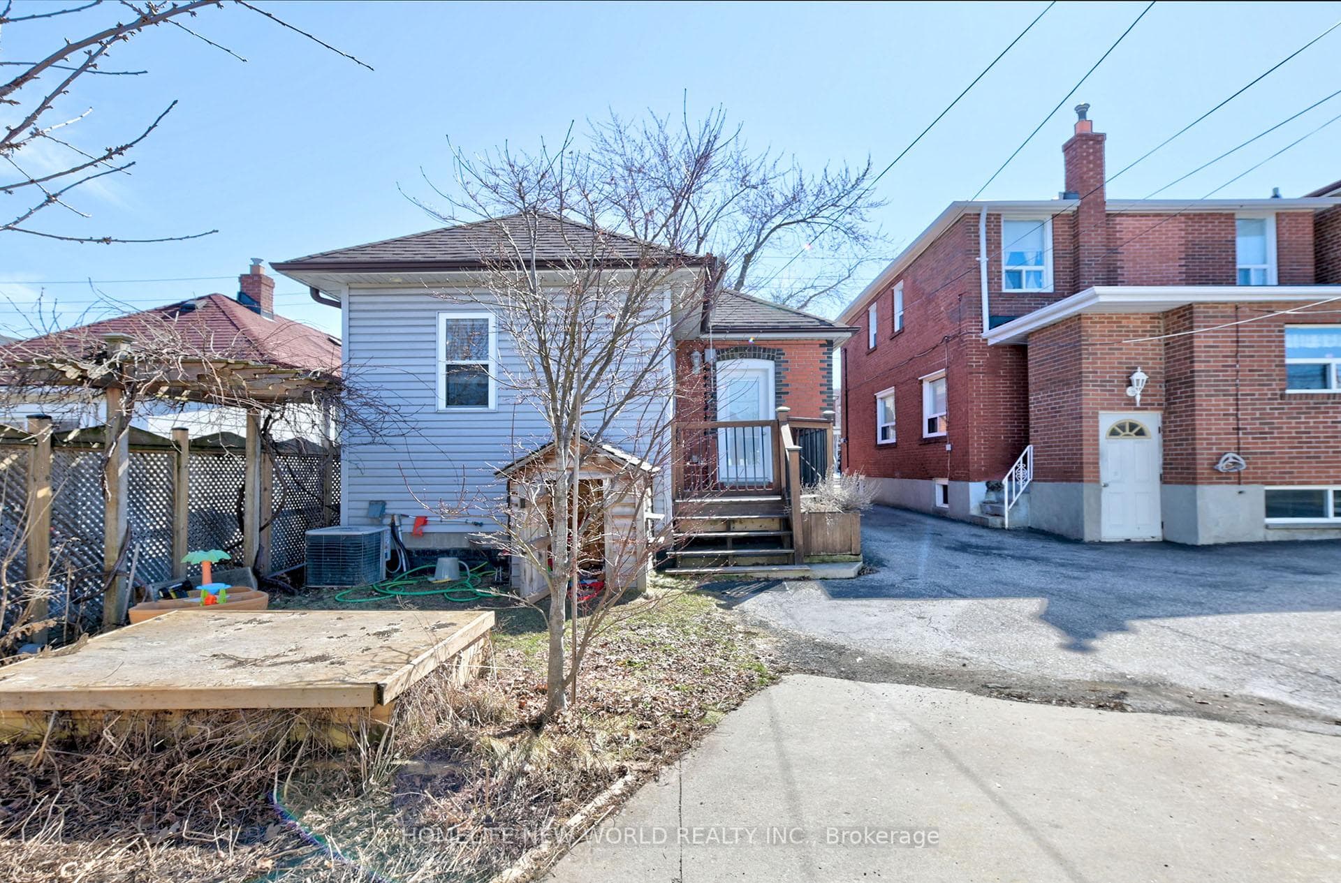224 Belgravia Avenue photo 26
