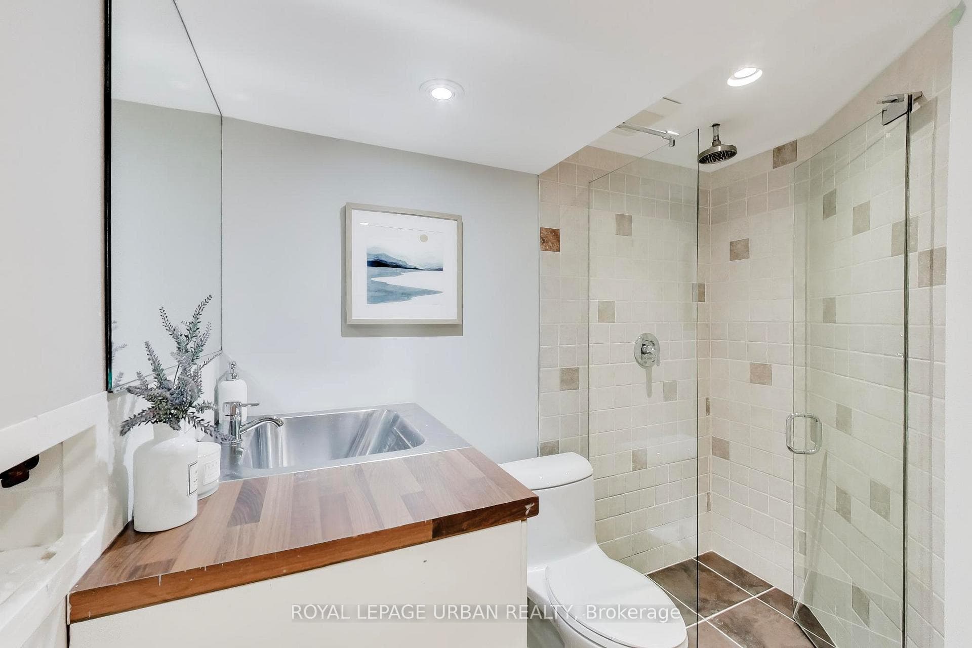 132 Mortimer Avenue photo 32