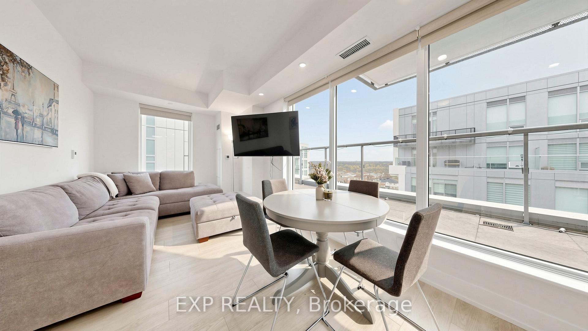 2450 Old Bronte Road Unit 713 photo 6