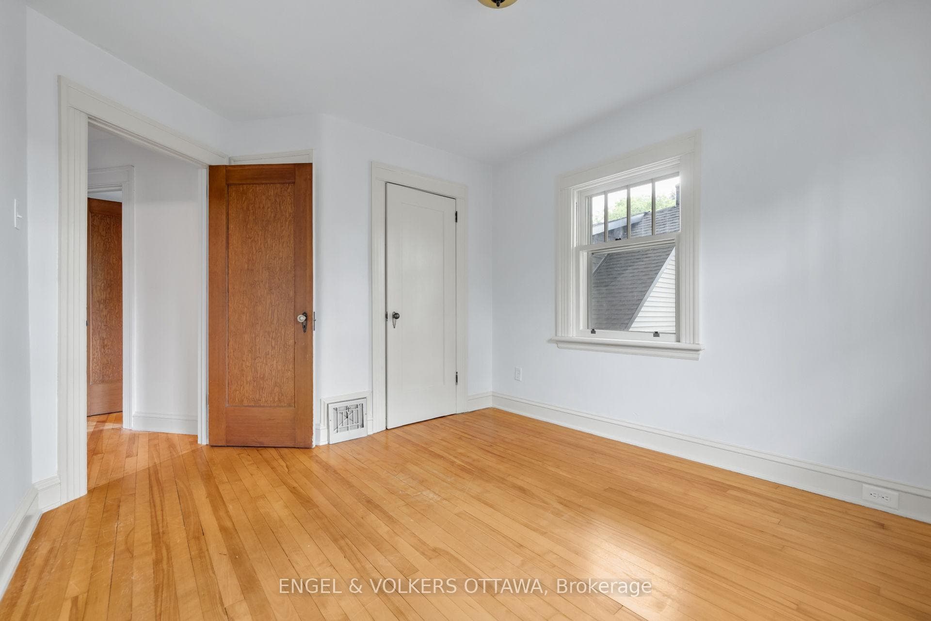 54 Glendale Avenue photo 32