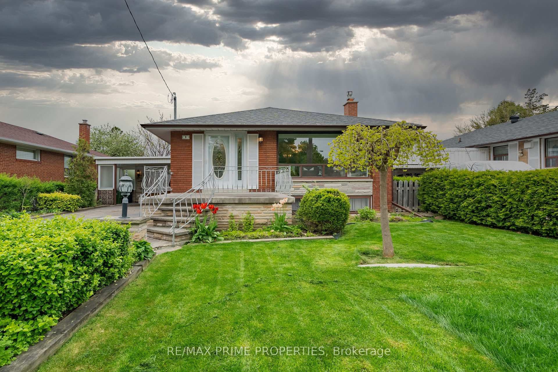 8 Mozart Avenue photo 1